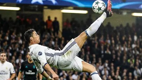 Cristiano Ronaldo, ou l'art très délicat de transformer le football en salle de musculation géante visuel secondaire